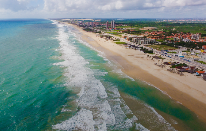 Ceará publica nova lei de zoneamento costeiro com regras atualizadas para uso e proteção ambiental.